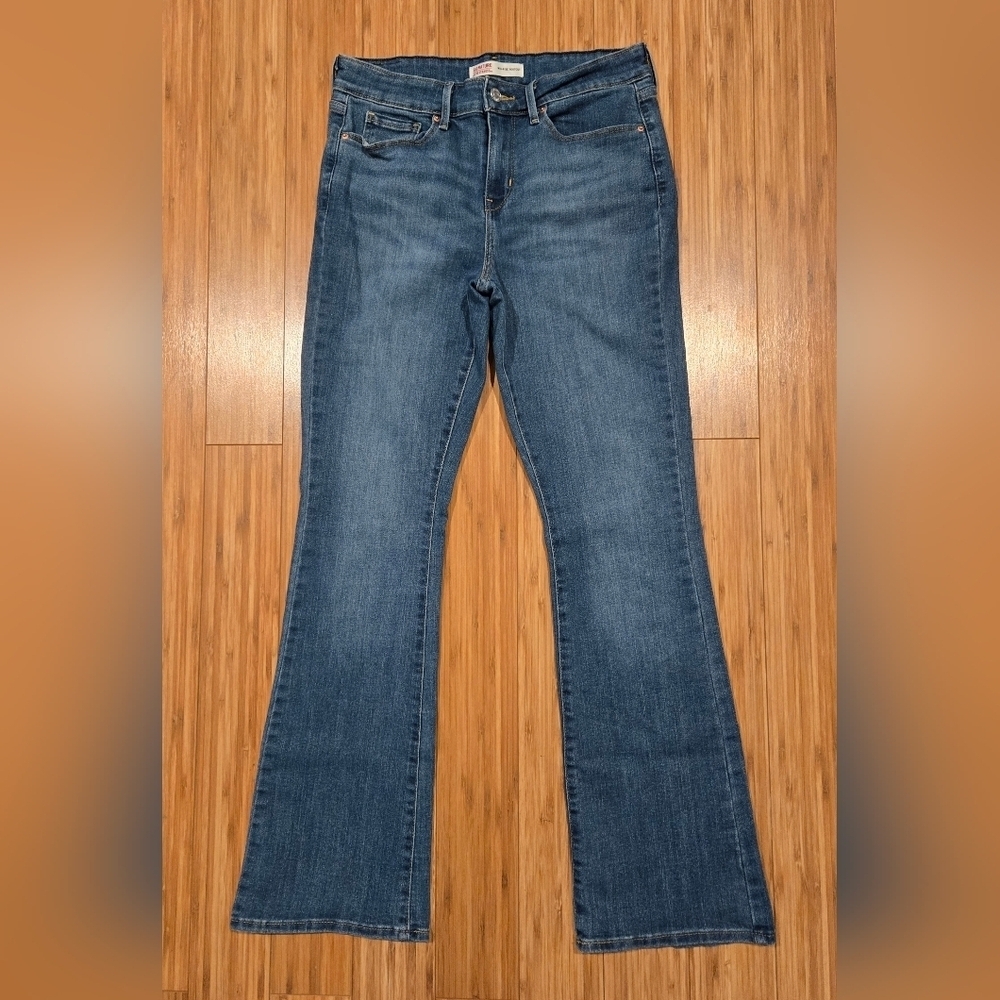NWOT Levis Strauss Women's Jeans